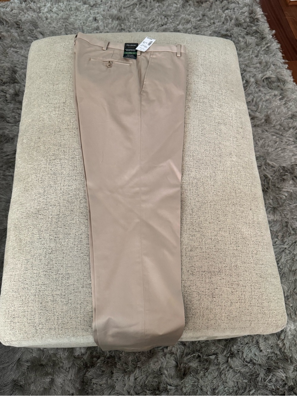 Jos. A. Bank Traveler collection khaki pants with a tailored fit 33 by 30